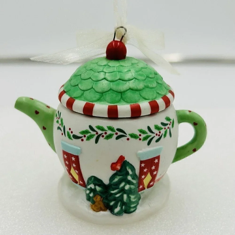 Vintage 2001 Hallmark Keepsake Christmas Ornament 